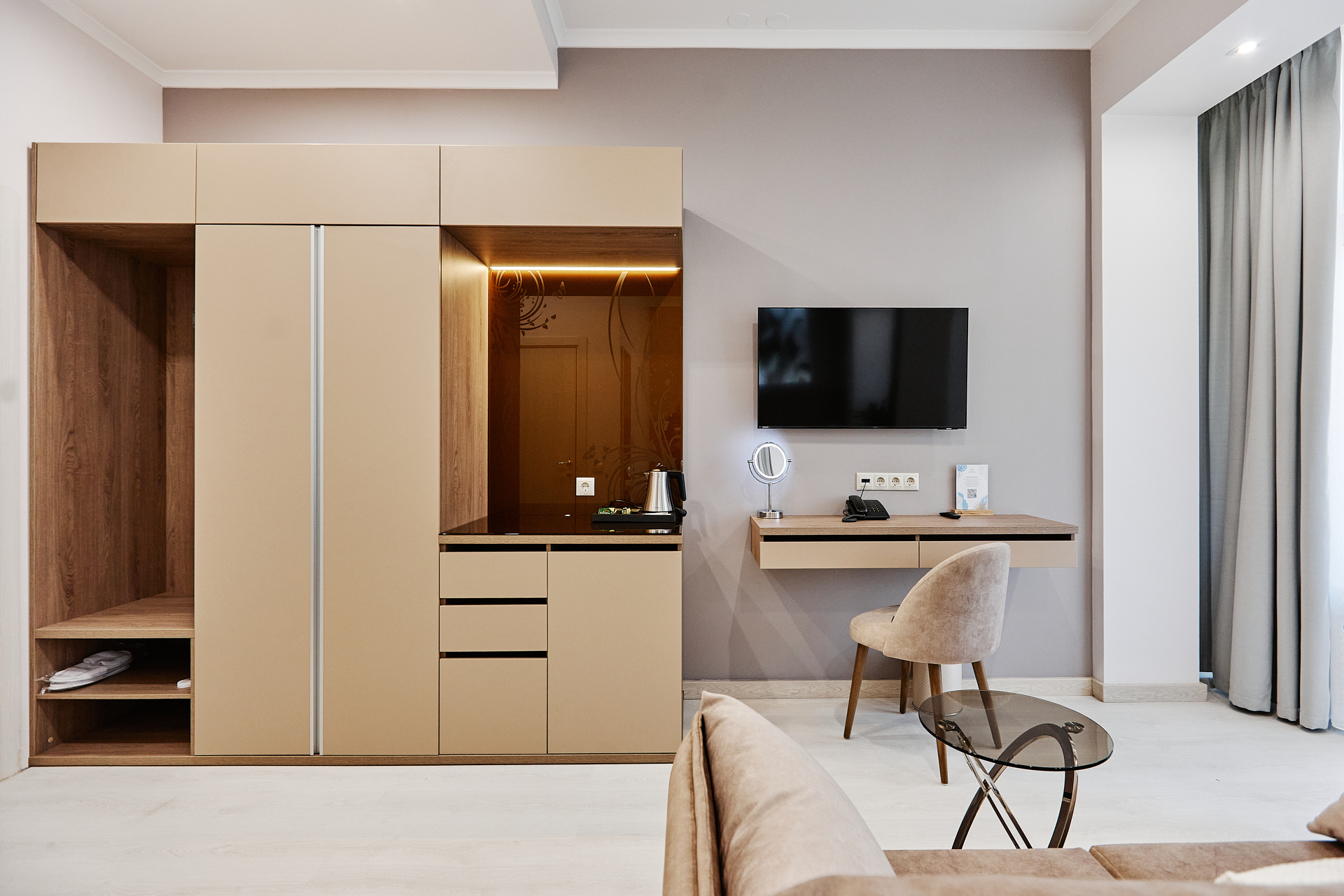 room-img
