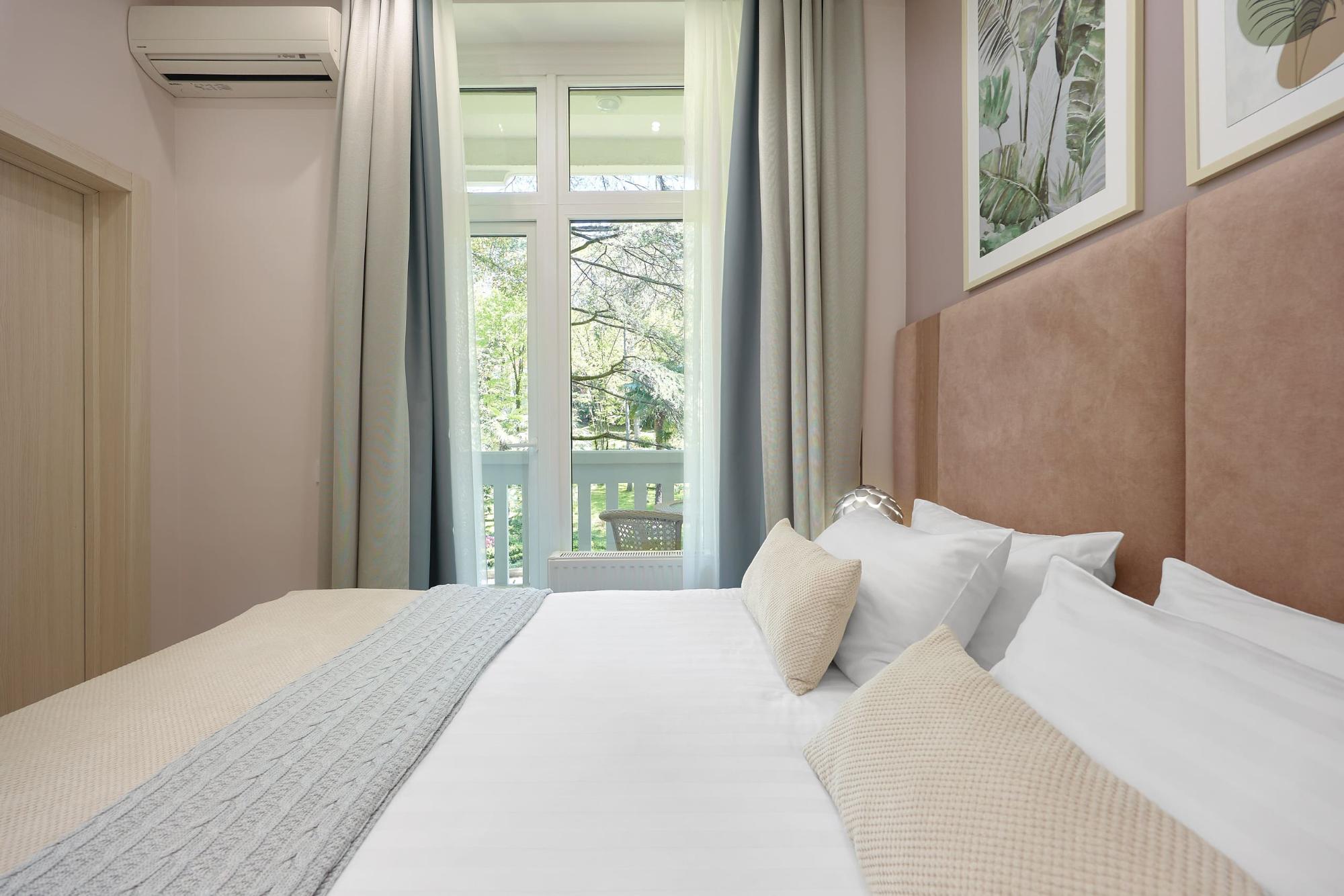 room-img