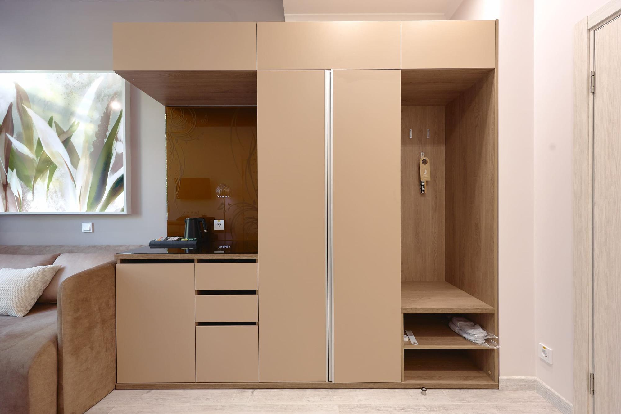 room-img