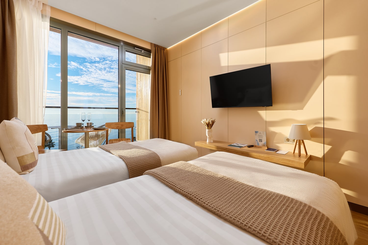 room-img