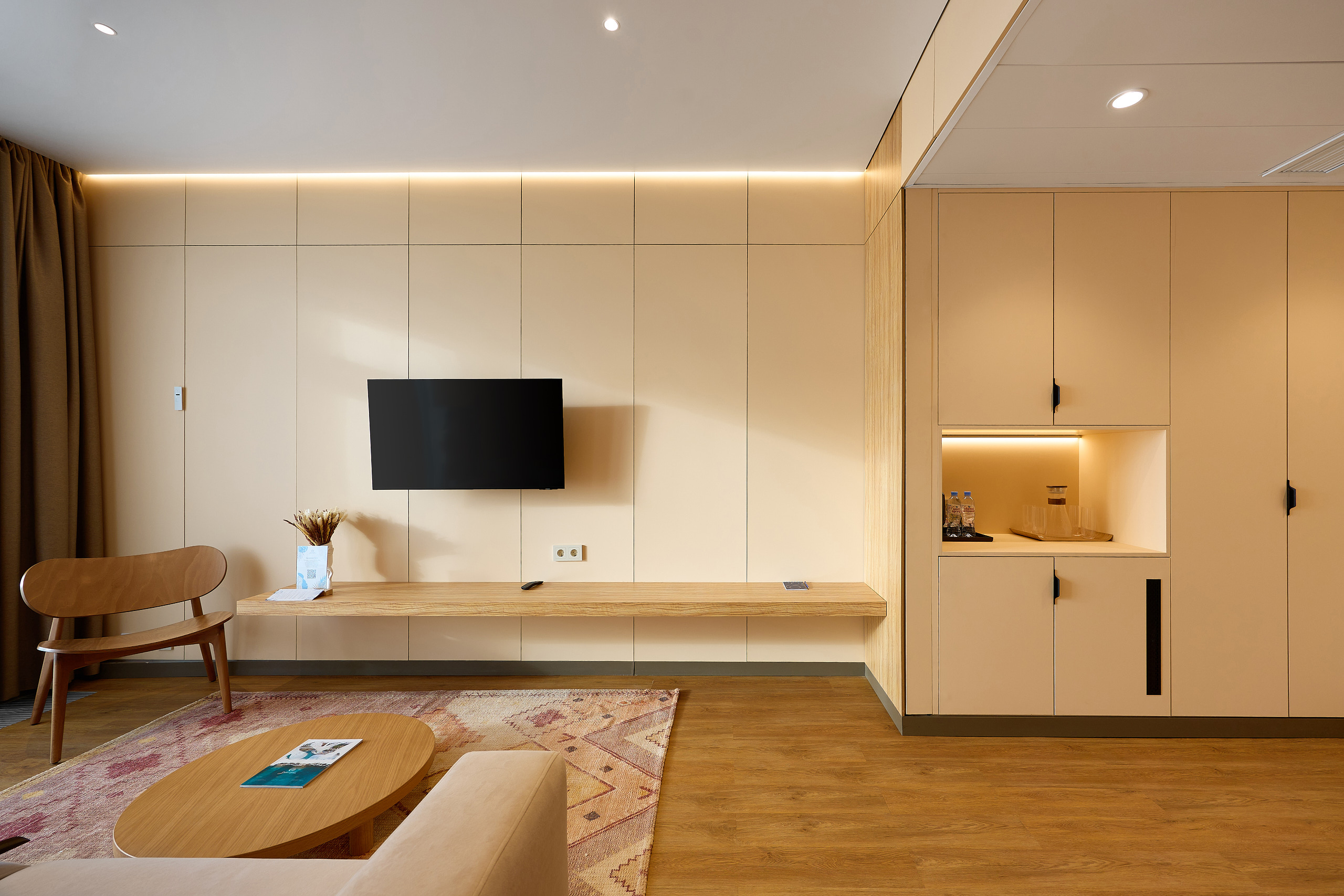room-img