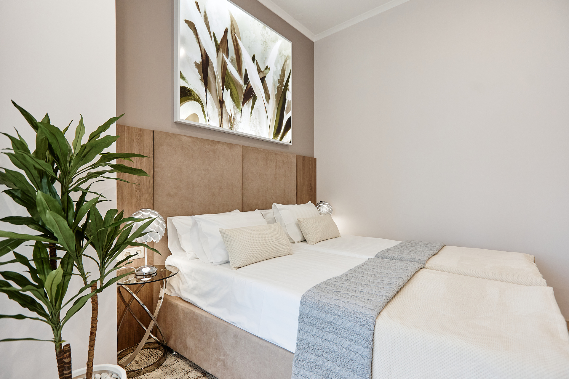 room-img