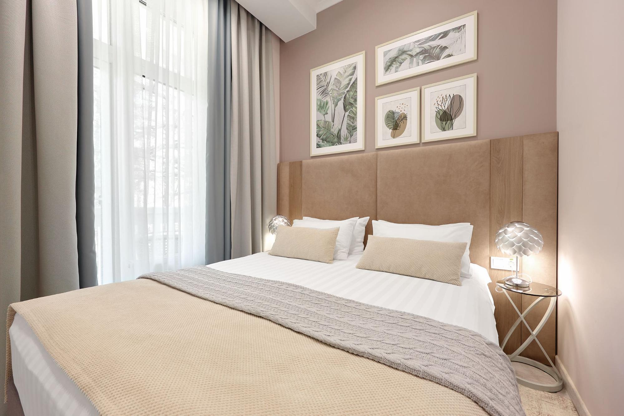 room-img