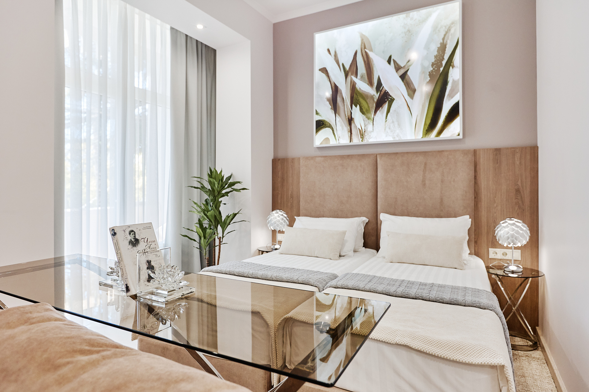 room-img