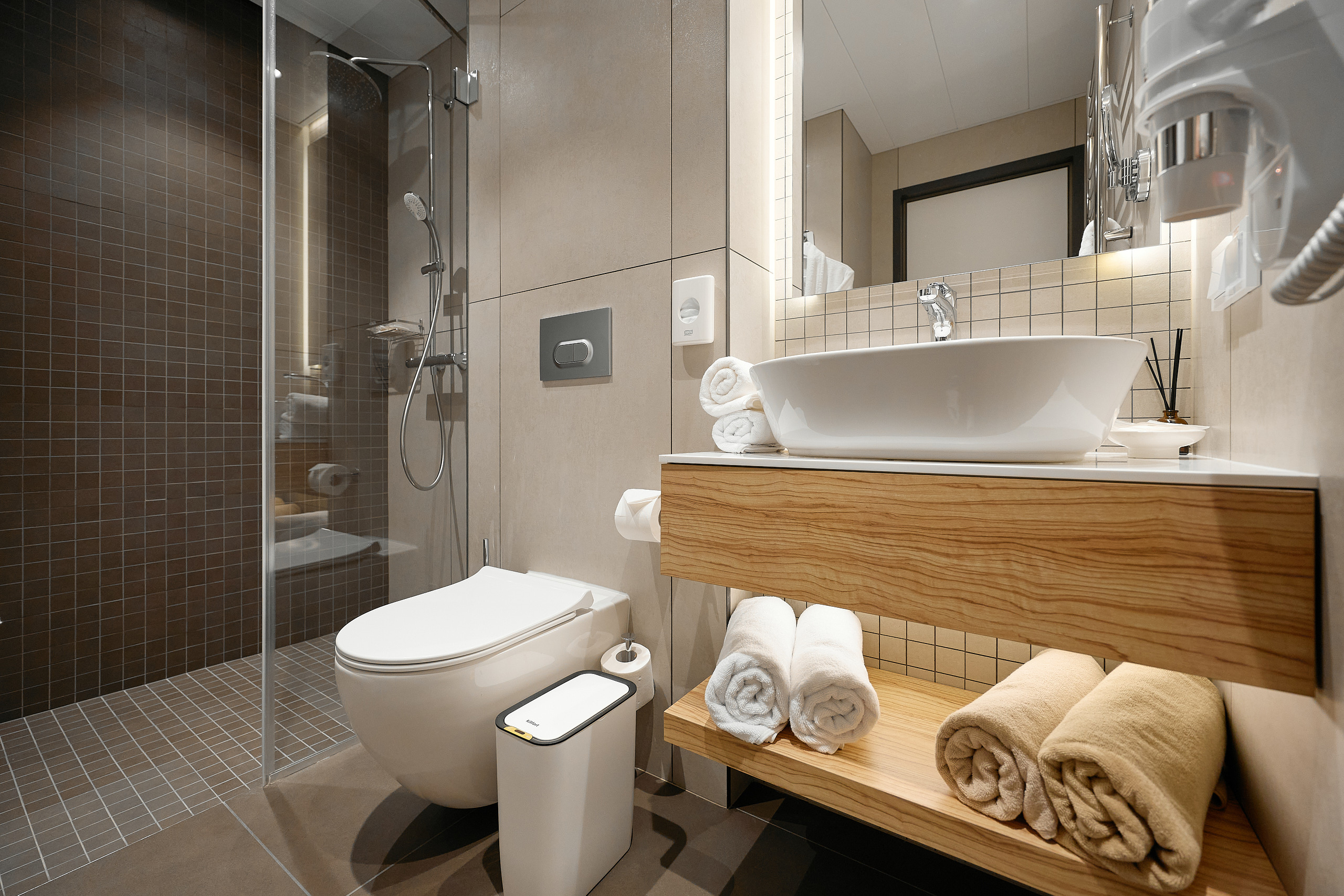 room-img