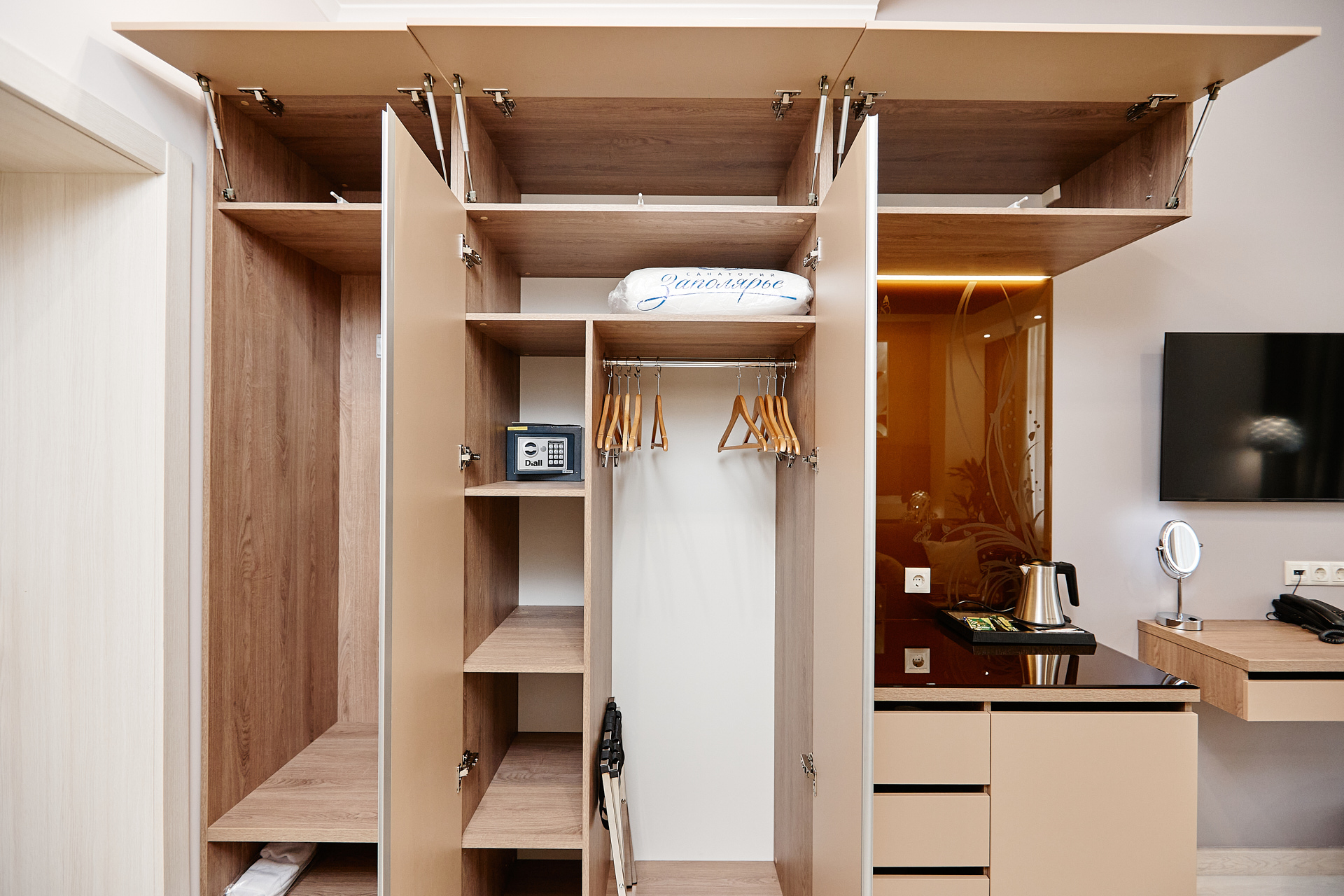room-img