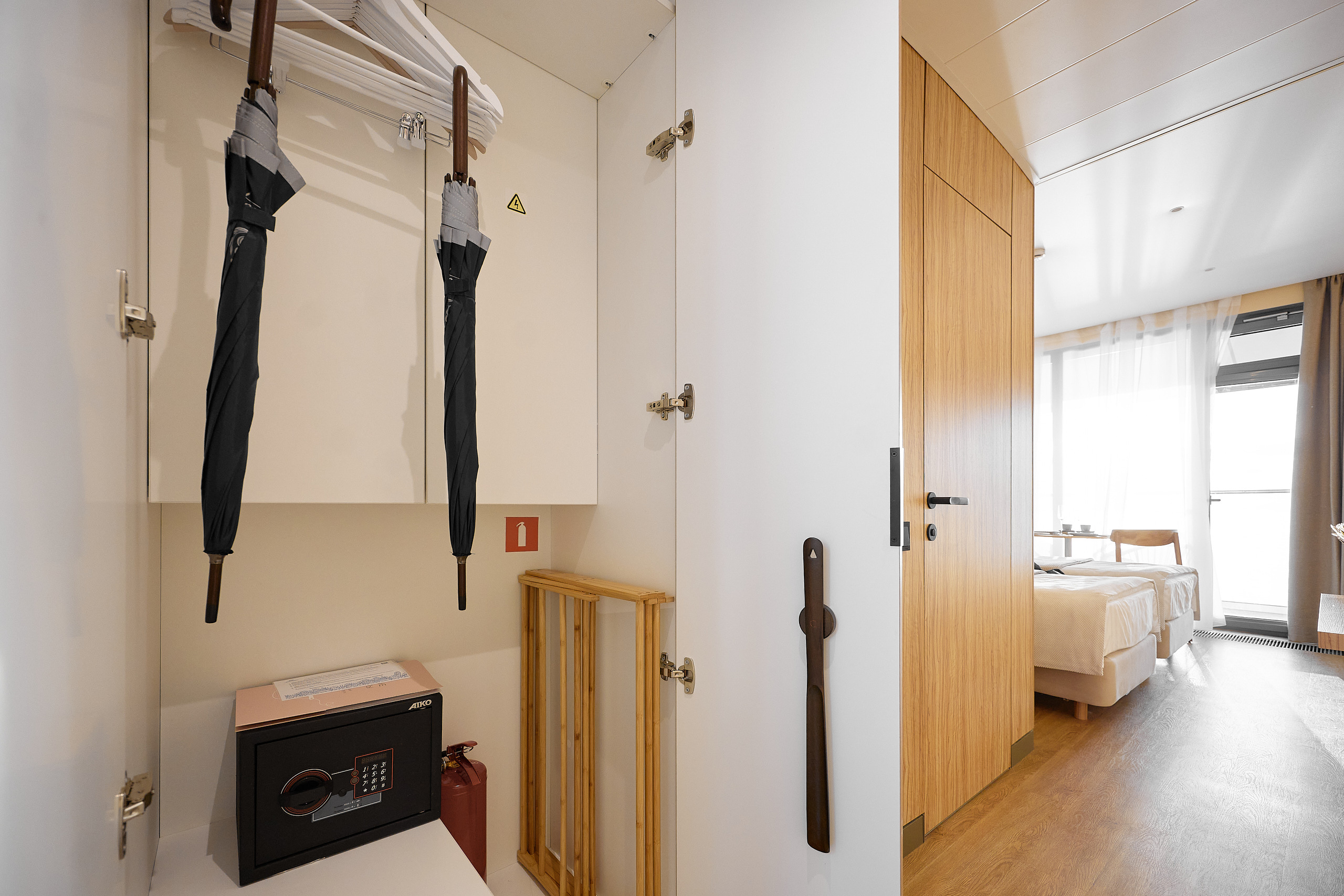 room-img