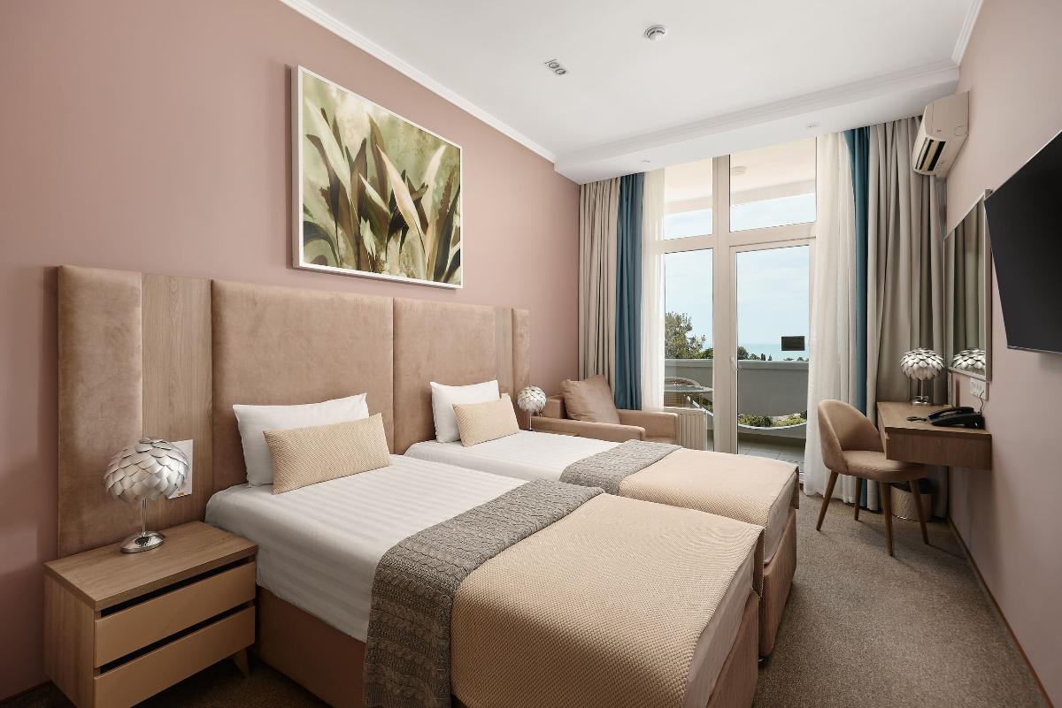 room-img